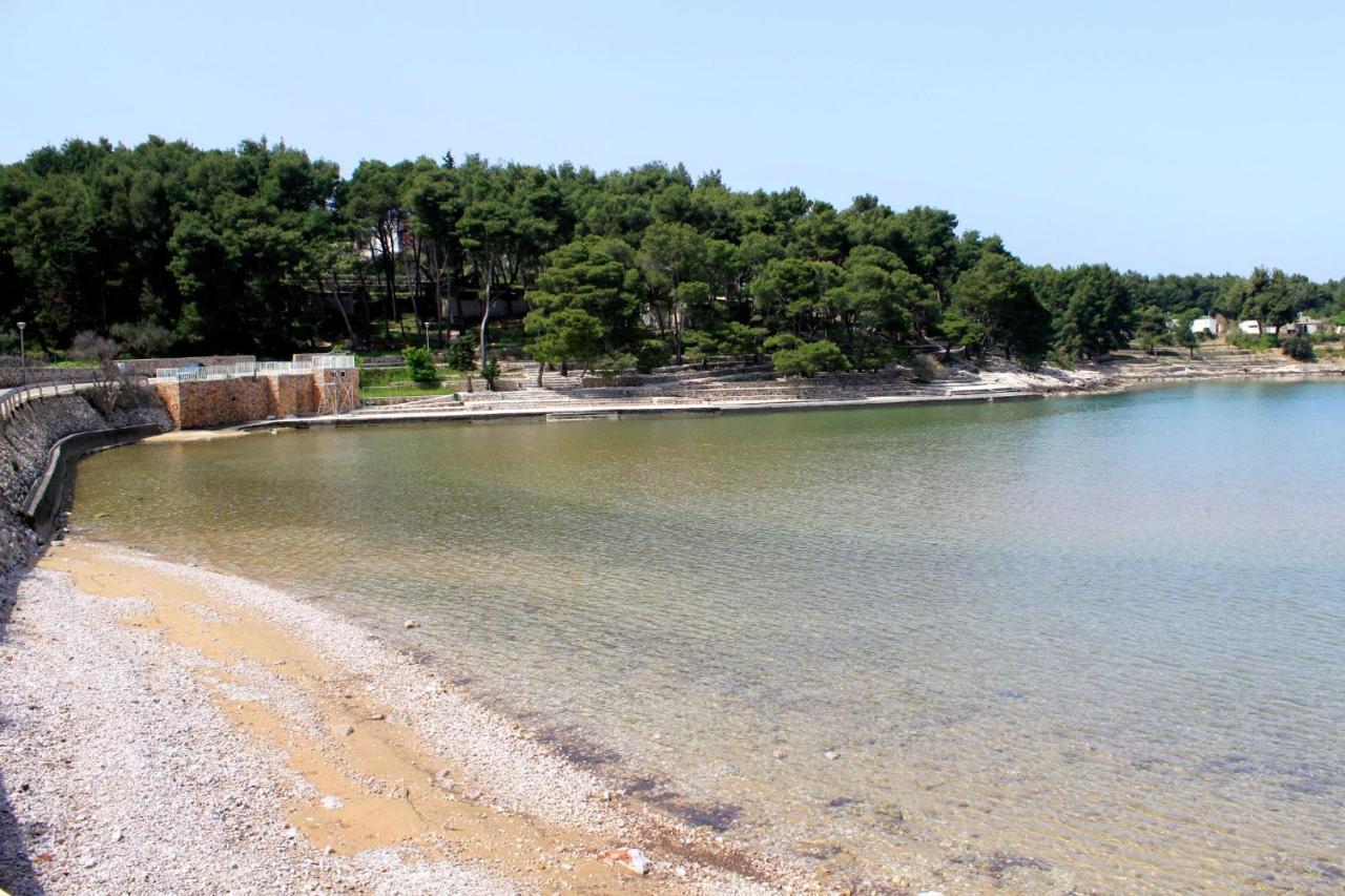 Apartments By The Sea Jelsa, Hvar - 11319 耶尔萨 外观 照片