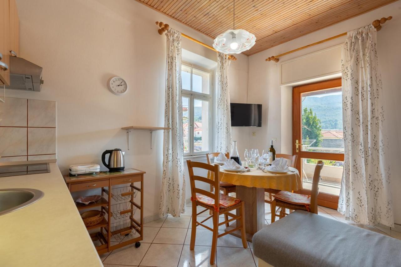 Apartments By The Sea Jelsa, Hvar - 11319 耶尔萨 外观 照片